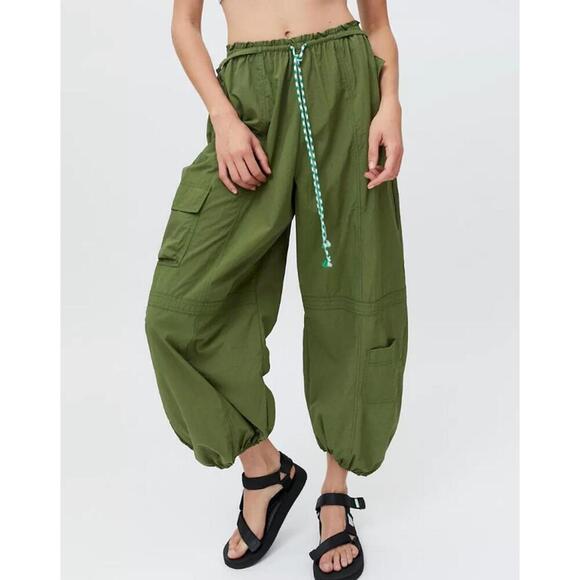 Urban Outfitters Pants - Urban Outfitters Dark khaki Green Waylan Nylon Jogger Pant Size: Small